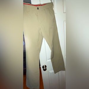 Men’s 32x32 Under Armour Khaki Slacks